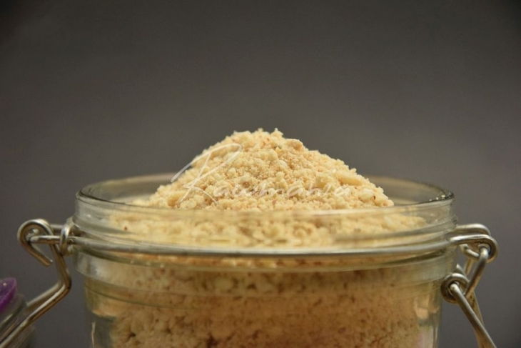 Domácí raw parmezán